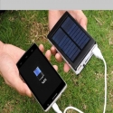 Solarna-vnsna-bateria-10000mAh-s-20LED-dioda-za-prezarezdane-i-osvetavane-L4017SolarCharger