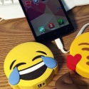 Prenosima-vnsna-bateria-Emoji-with-tears-3000-mAh-3637